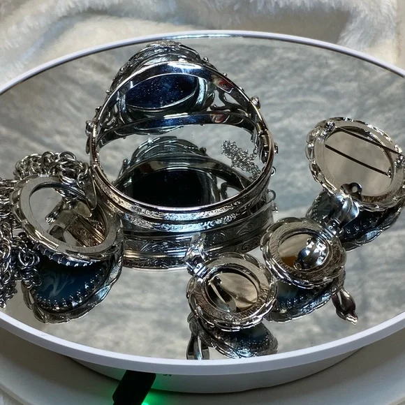 Whiting and Davis Faux Cameo Rose Brooch Necklace Bracelet & Earrings Mint 1960s - Picture 14 of 14